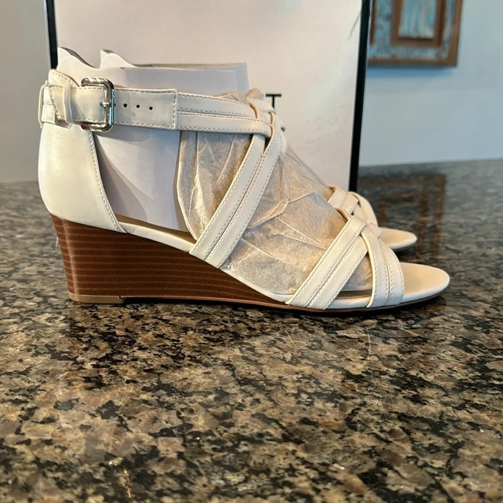 Nine West praline 3 white wedge strap sandal NIB 10.5